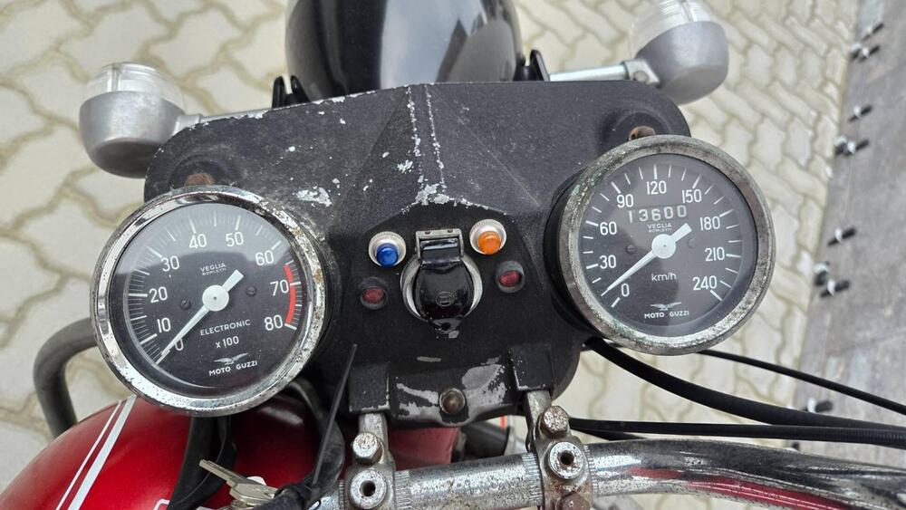 Moto Guzzi V7 SPECIAL (11)