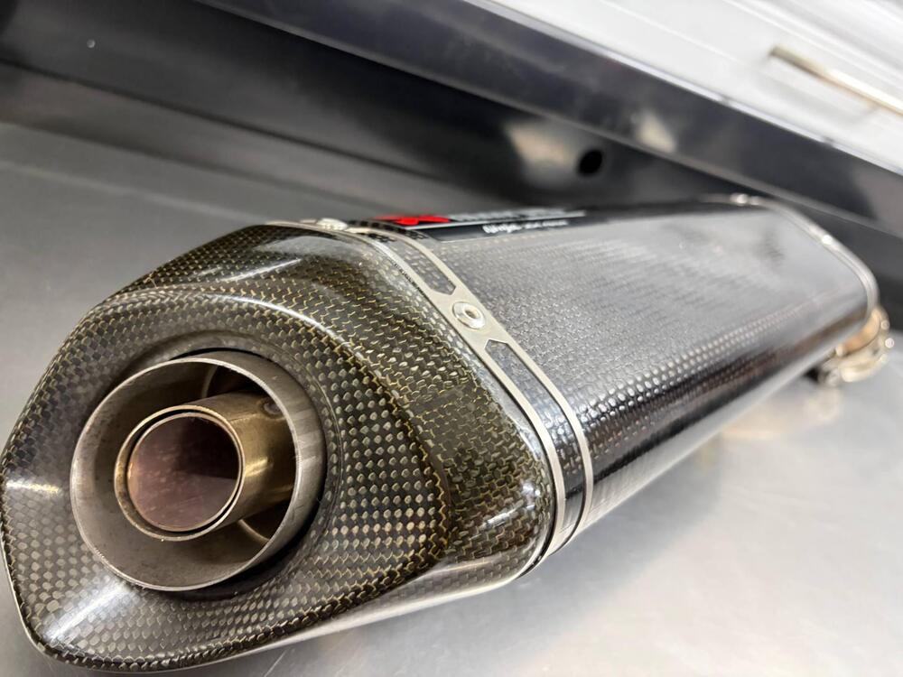 meno di 200 km omologato Akrapovic (2)