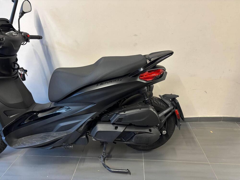 Piaggio Beverly 400 ABS-ASR (2021 - 24) (2)