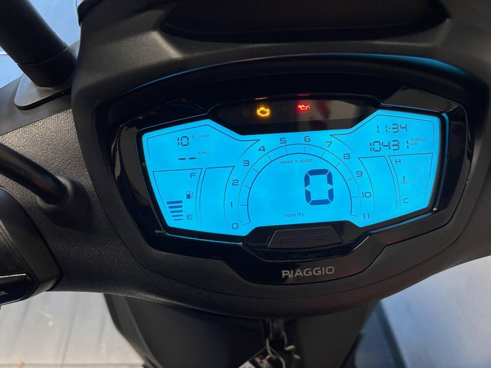 Piaggio Beverly 400 ABS-ASR (2021 - 24) (4)