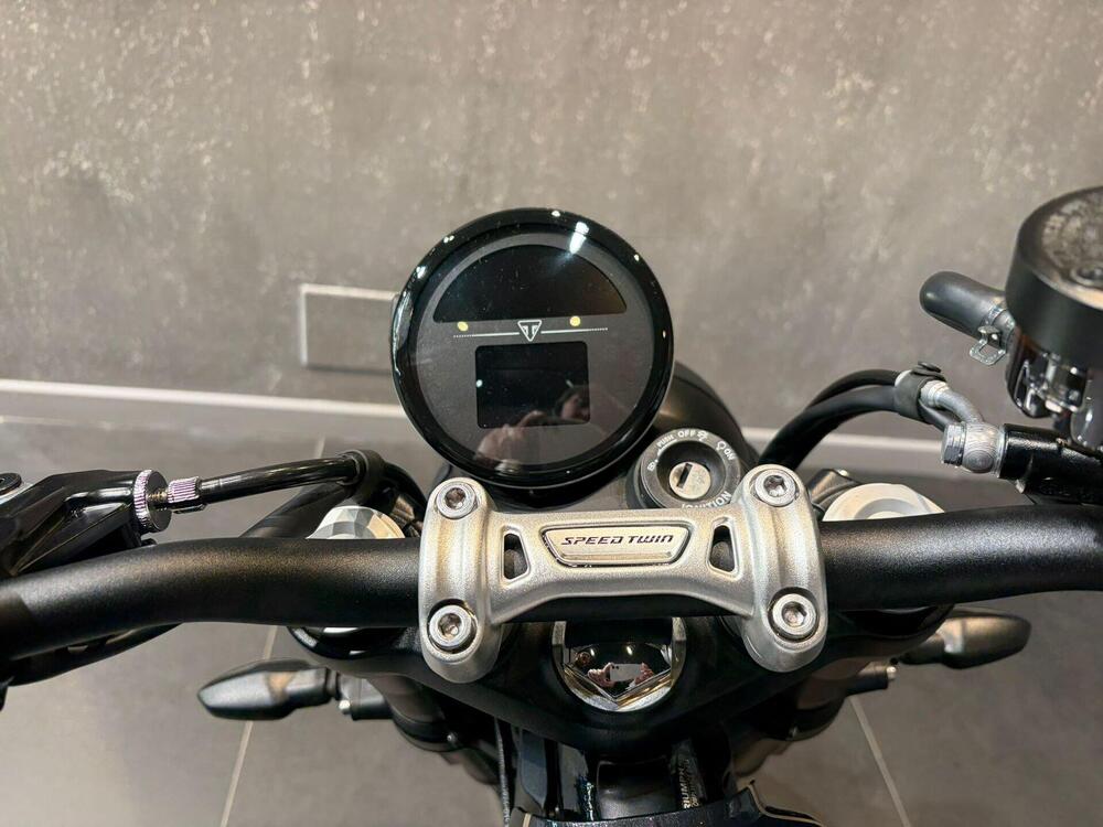 Triumph Speed Twin 900 (2025 - 26) (11)