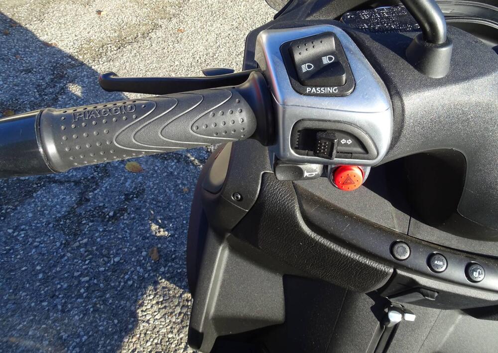 Piaggio Mp3 350 ie ABS (2018 - 19) (14)