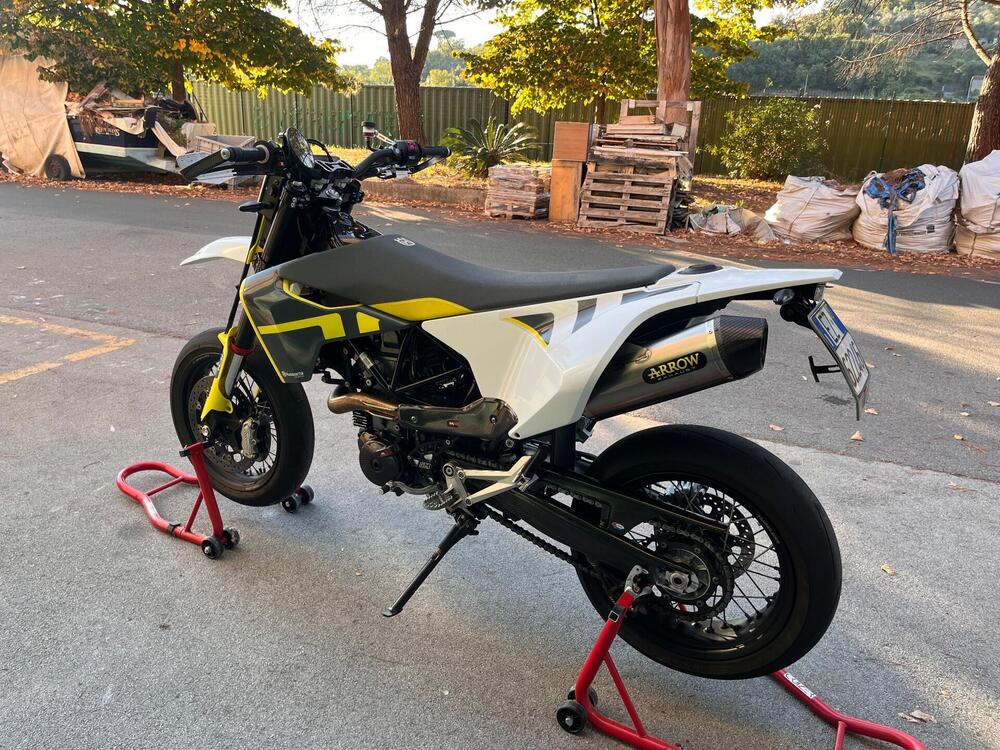 Husqvarna 701 Supermoto (2022) (5)