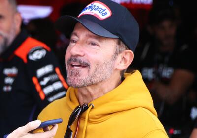 MotoGP 2026. Max Biaggi: Aprilia è l'unica Casa italiana, Ducati è tedesca. Pecco Bagnaia? Difficile da capire