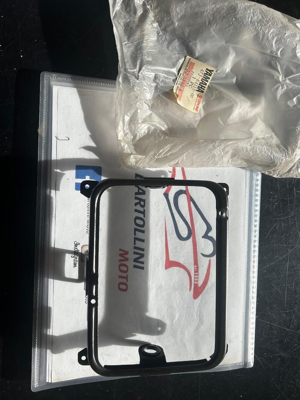 Cornice fanale anteriore XT600 Yamaha