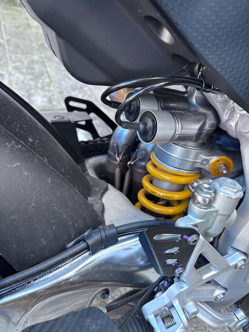 Aprilia Tuono V4 Factory (2021 - 24) (5)