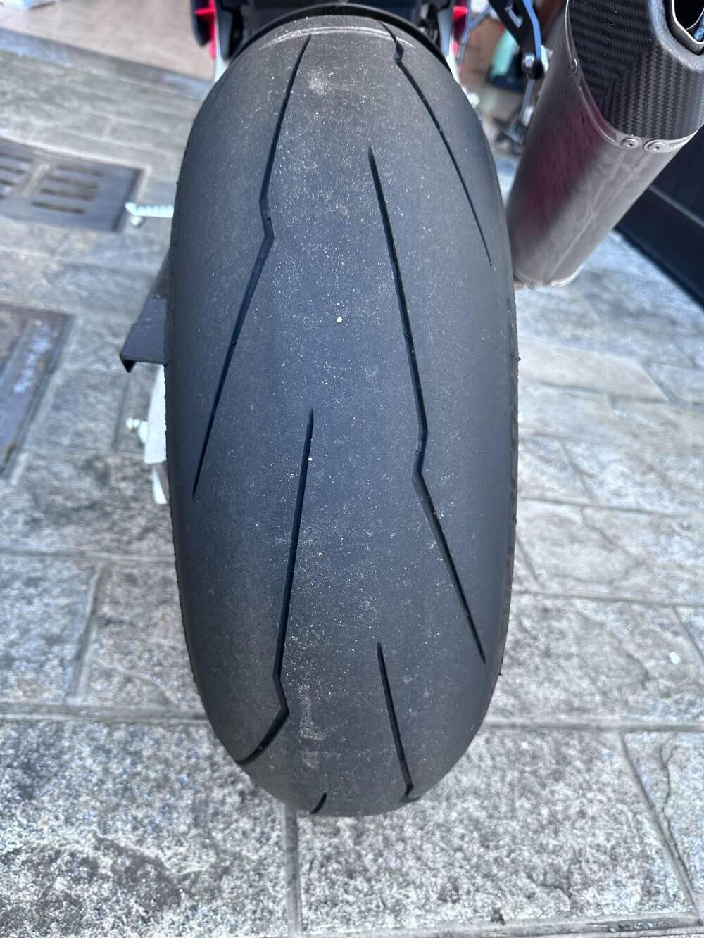 Aprilia Tuono V4 Factory (2021 - 24) (8)