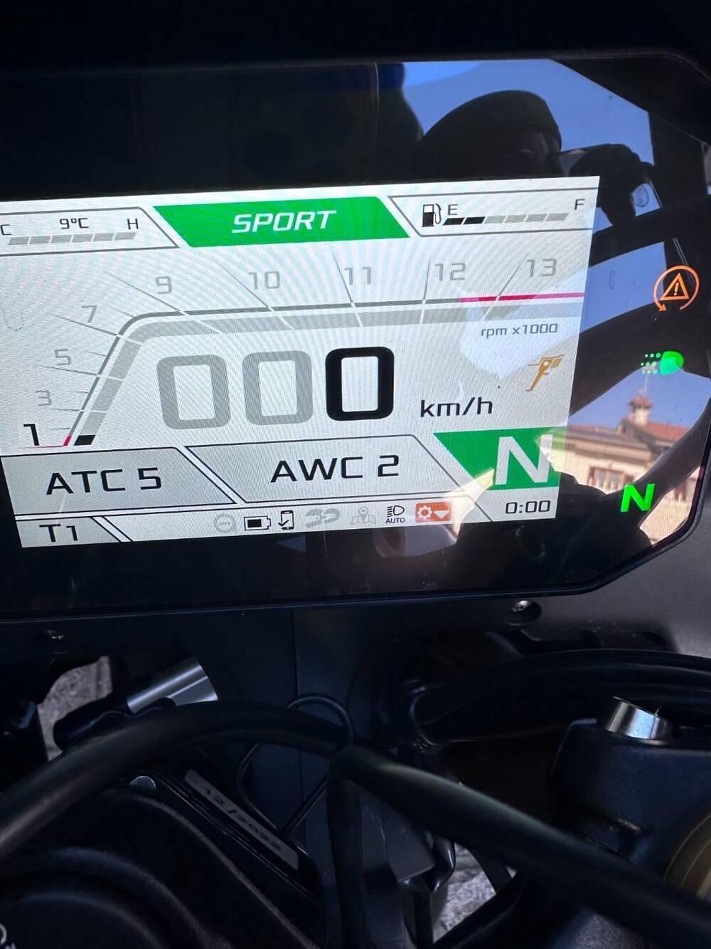 Aprilia Tuono V4 Factory (2021 - 24) (11)