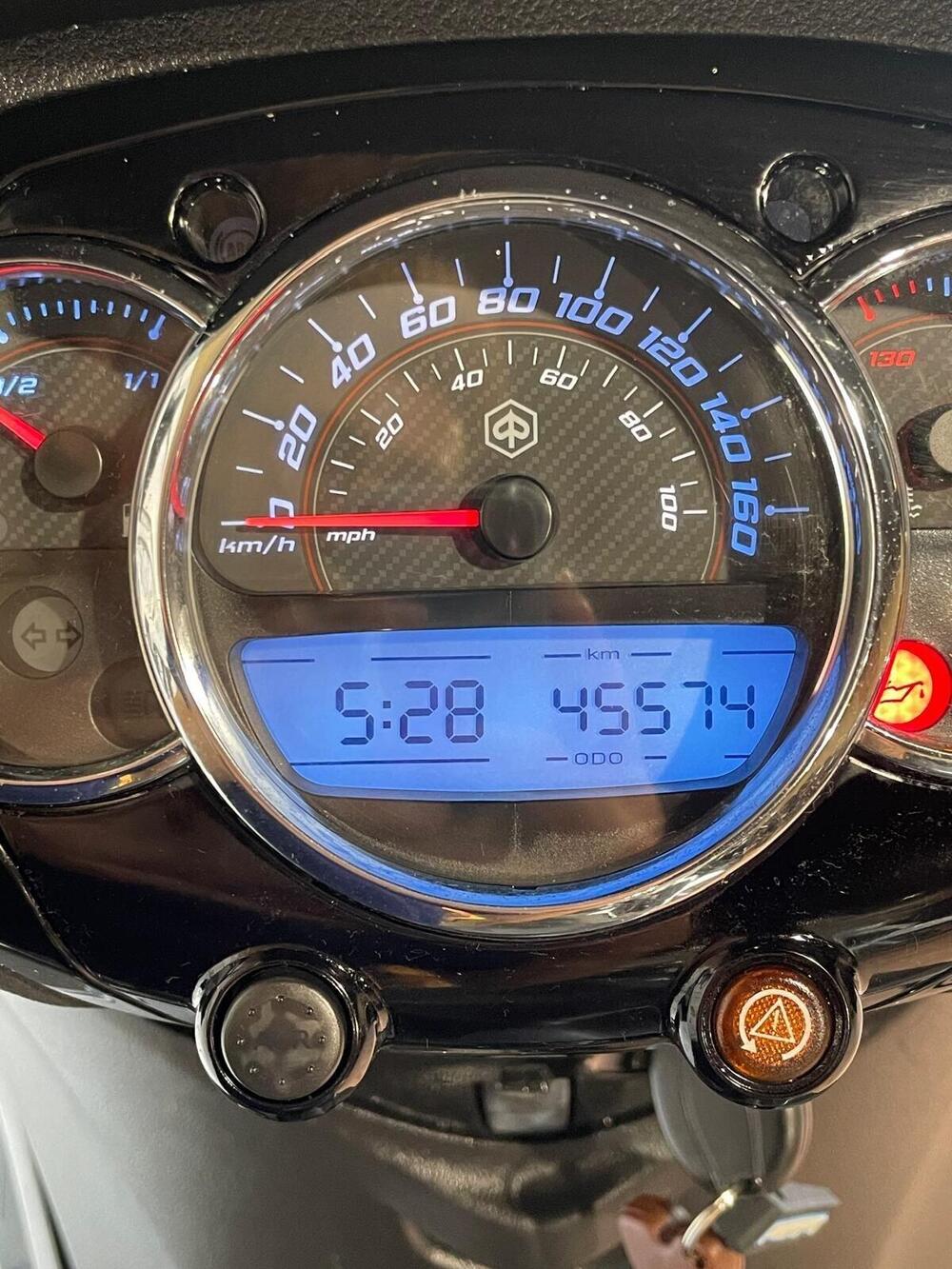 Piaggio Beverly 350 ABS (2016 - 20) (5)