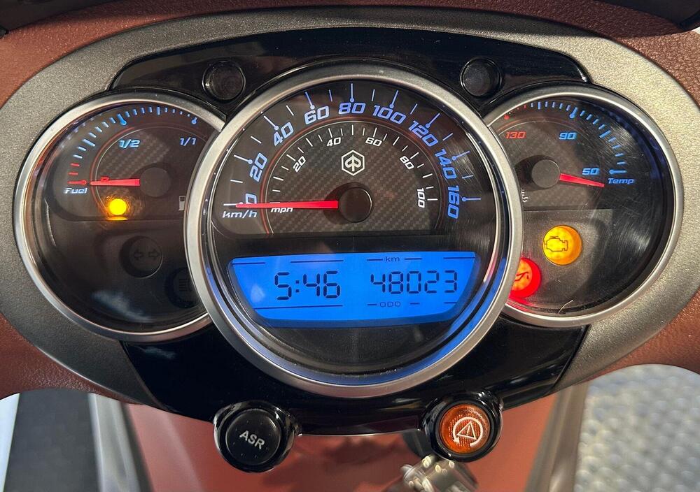 Piaggio Beverly 350 SportTouring ie ABS (2011 - 17) (5)