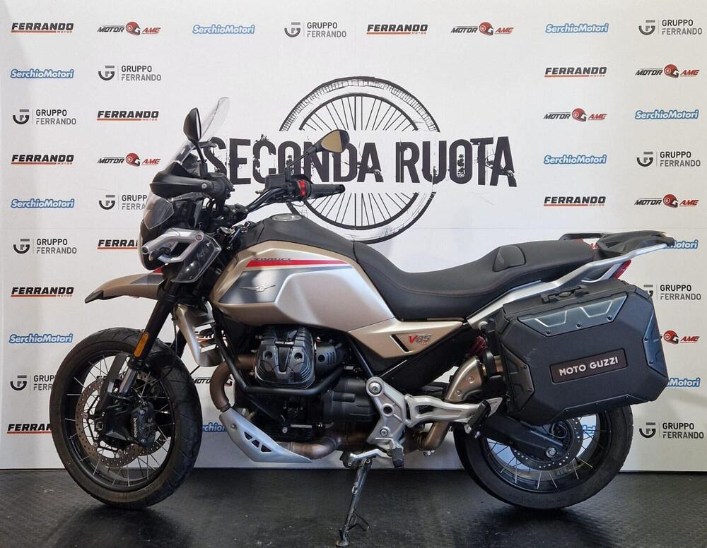 Moto Guzzi V85 TT Travel (2024 - 26) (2)