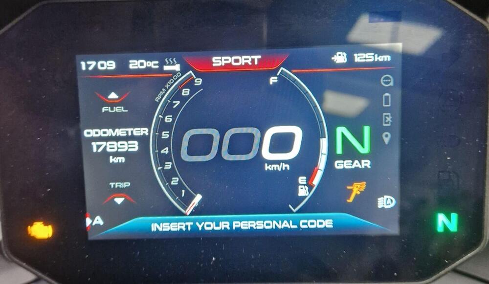 Moto Guzzi V85 TT Travel (2024 - 26) (5)