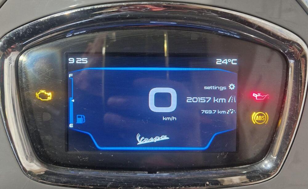 Vespa GTS 300 Supertech Hpe (2021 - 22) (5)