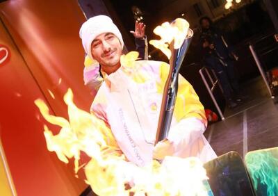 MotoGP 2026. Pecco Bagnaia tedoforo a Torino: è lui ad accendere il braciere olimpico [VIDEO]