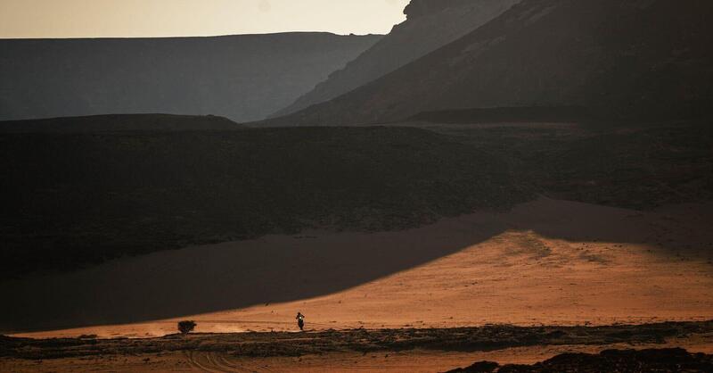 Dakar 2026. T8. Il sicario Luciano Benavides, KTM, e il perdono a Henk Lategan, Toyota