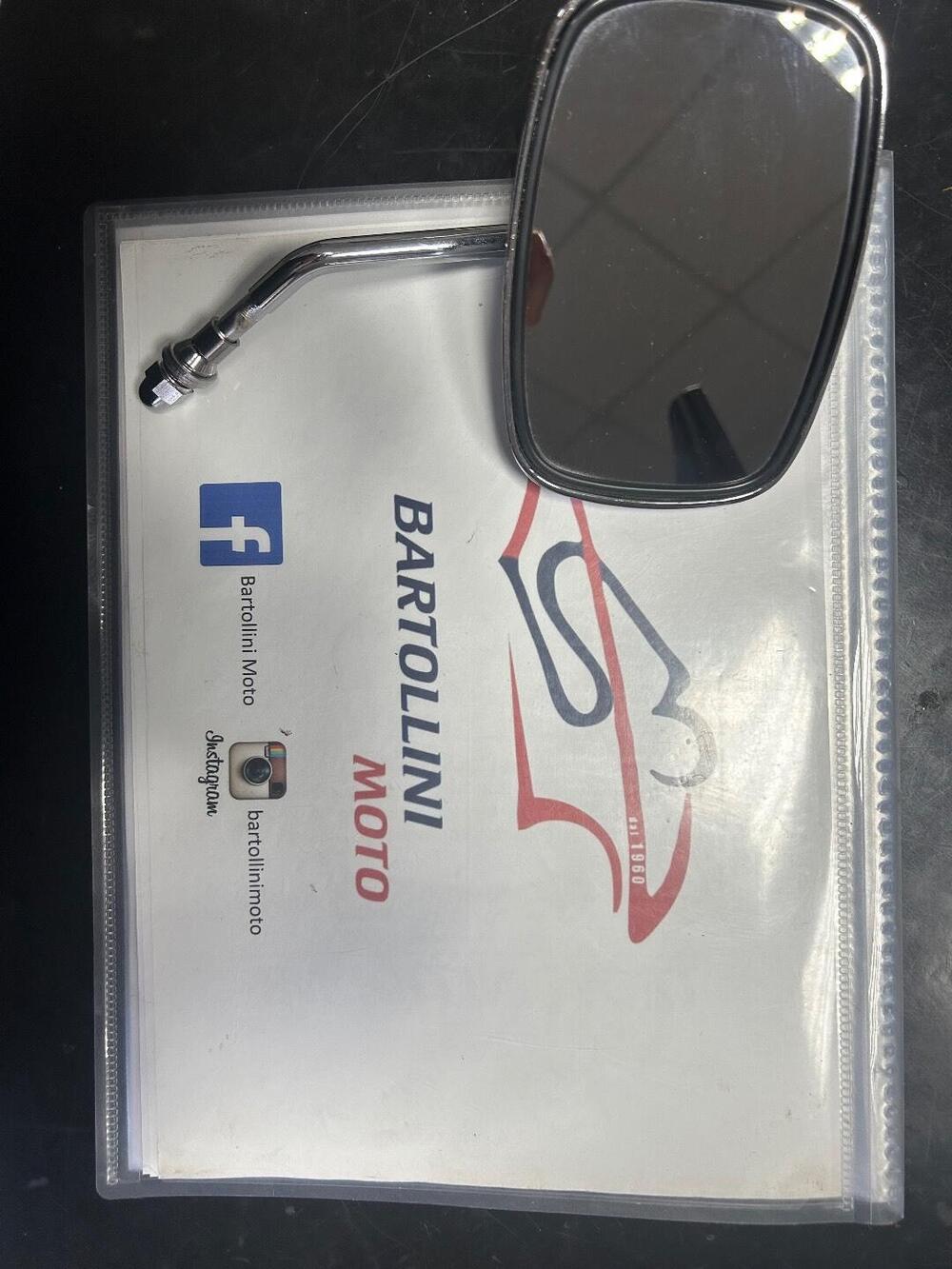 Specchietto retrovisore destro per Harley-Davidson (2)