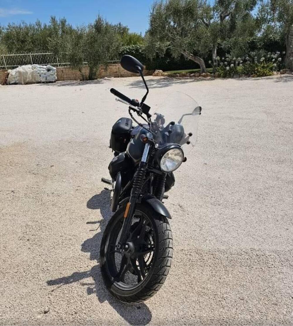 Moto Guzzi V7 III Stone (2017 - 20) (4)