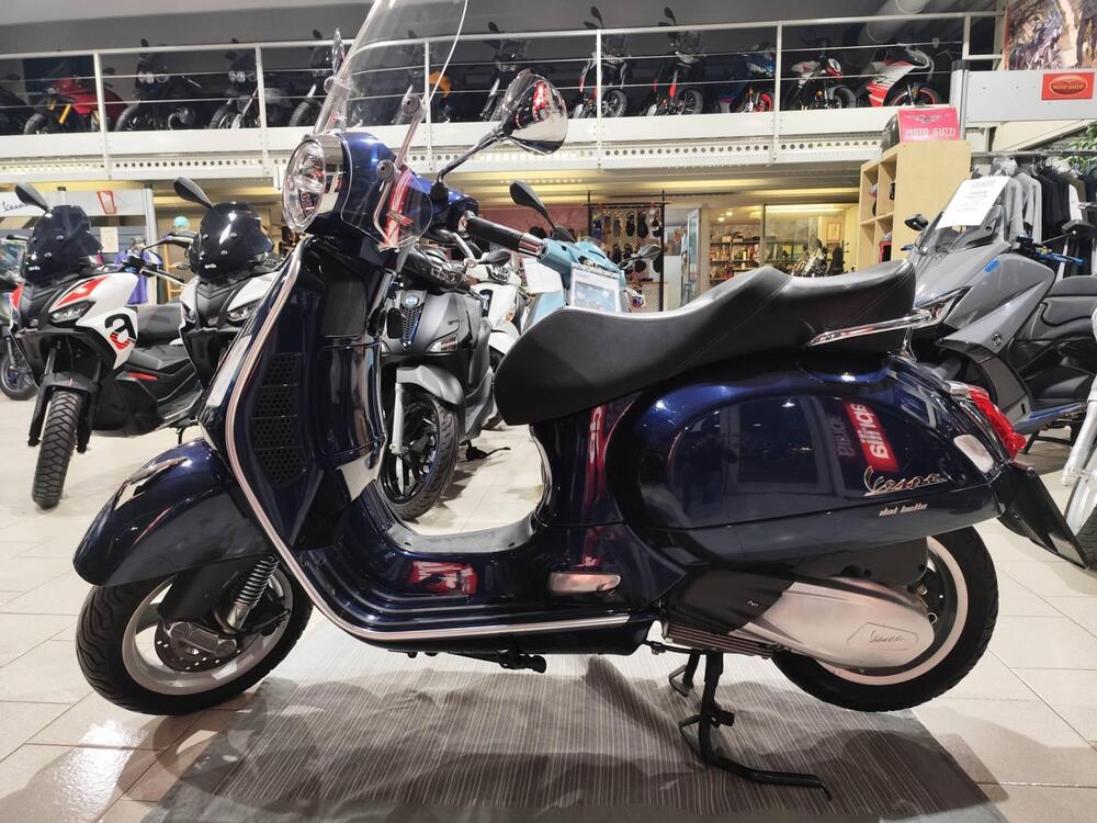 Vespa GTS 300 Hpe (2019) (2)
