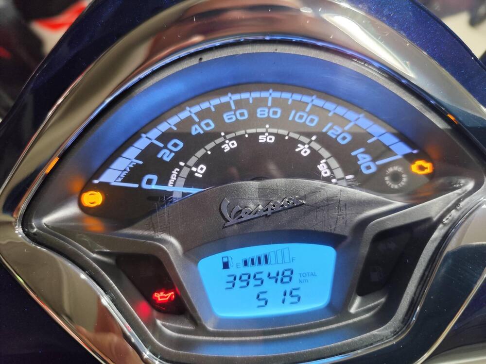 Vespa GTS 300 Hpe (2019) (5)