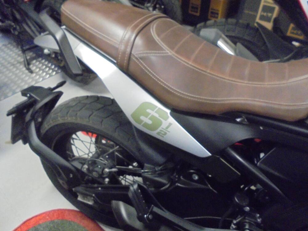 Moto Morini SEIEMMEZZO SCR (2022 - 26) (6)