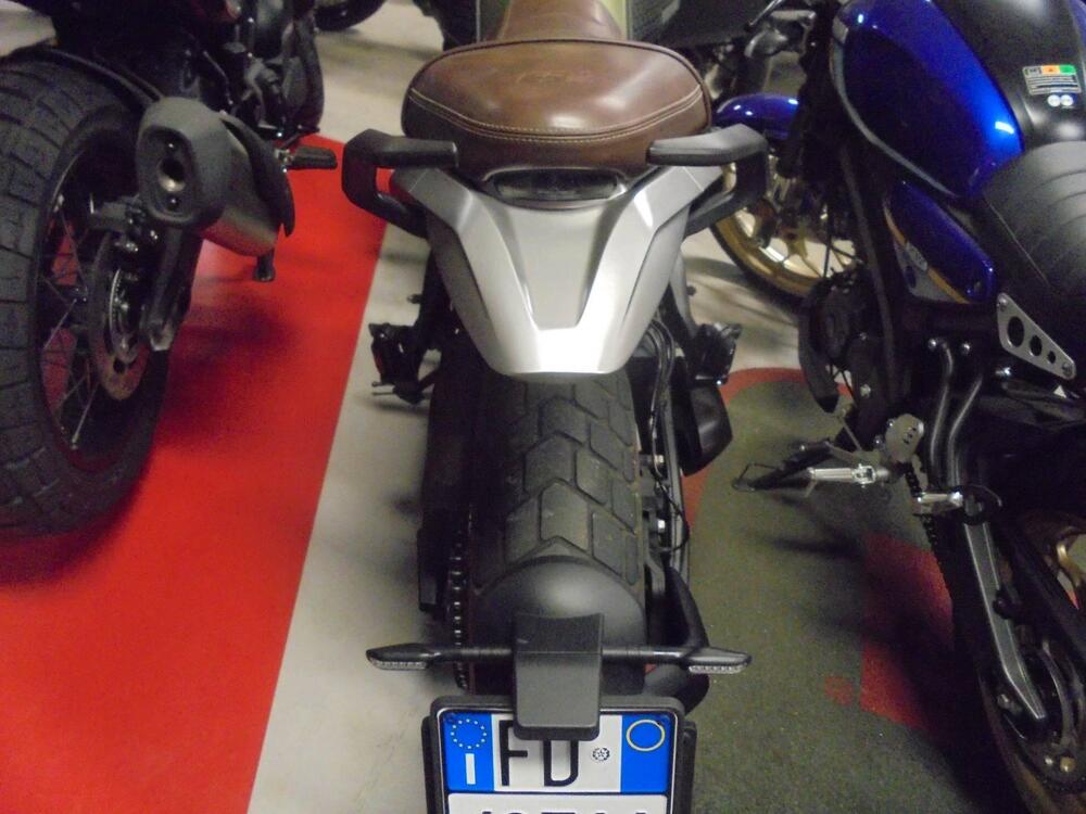 Moto Morini SEIEMMEZZO SCR (2022 - 26) (7)
