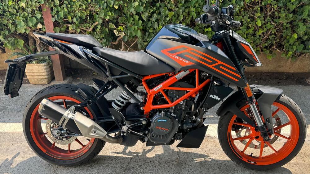 KTM 125 Duke (2021 - 23) (2)