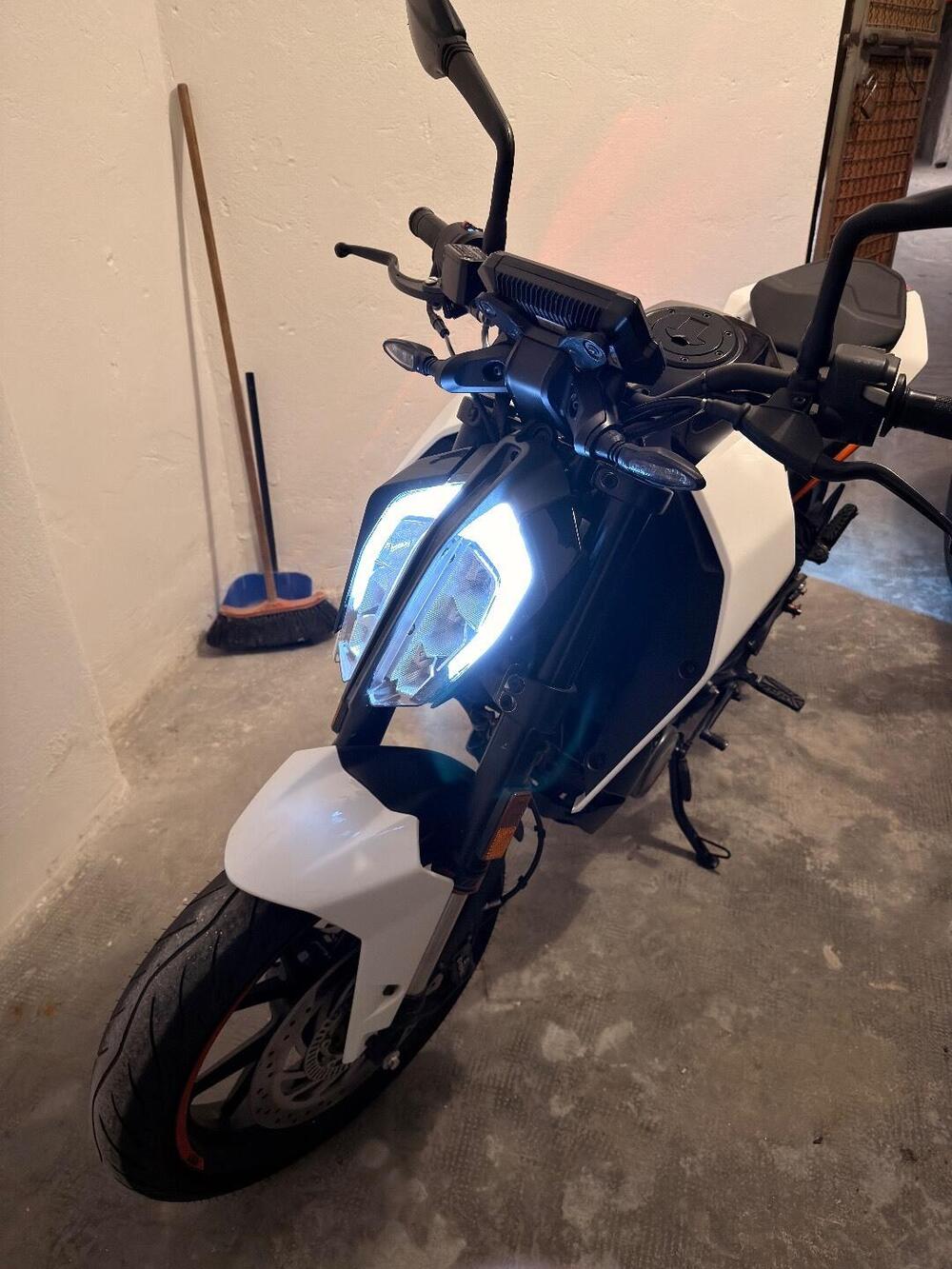 KTM 125 Duke (2021 - 23) (2)