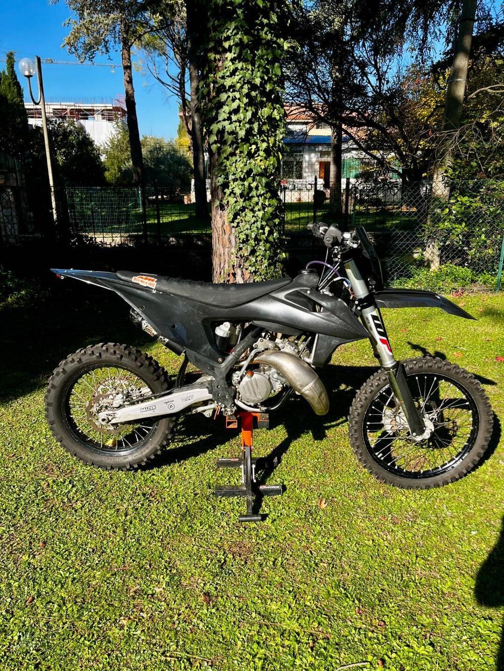 KTM 125 SX (2021) (3)