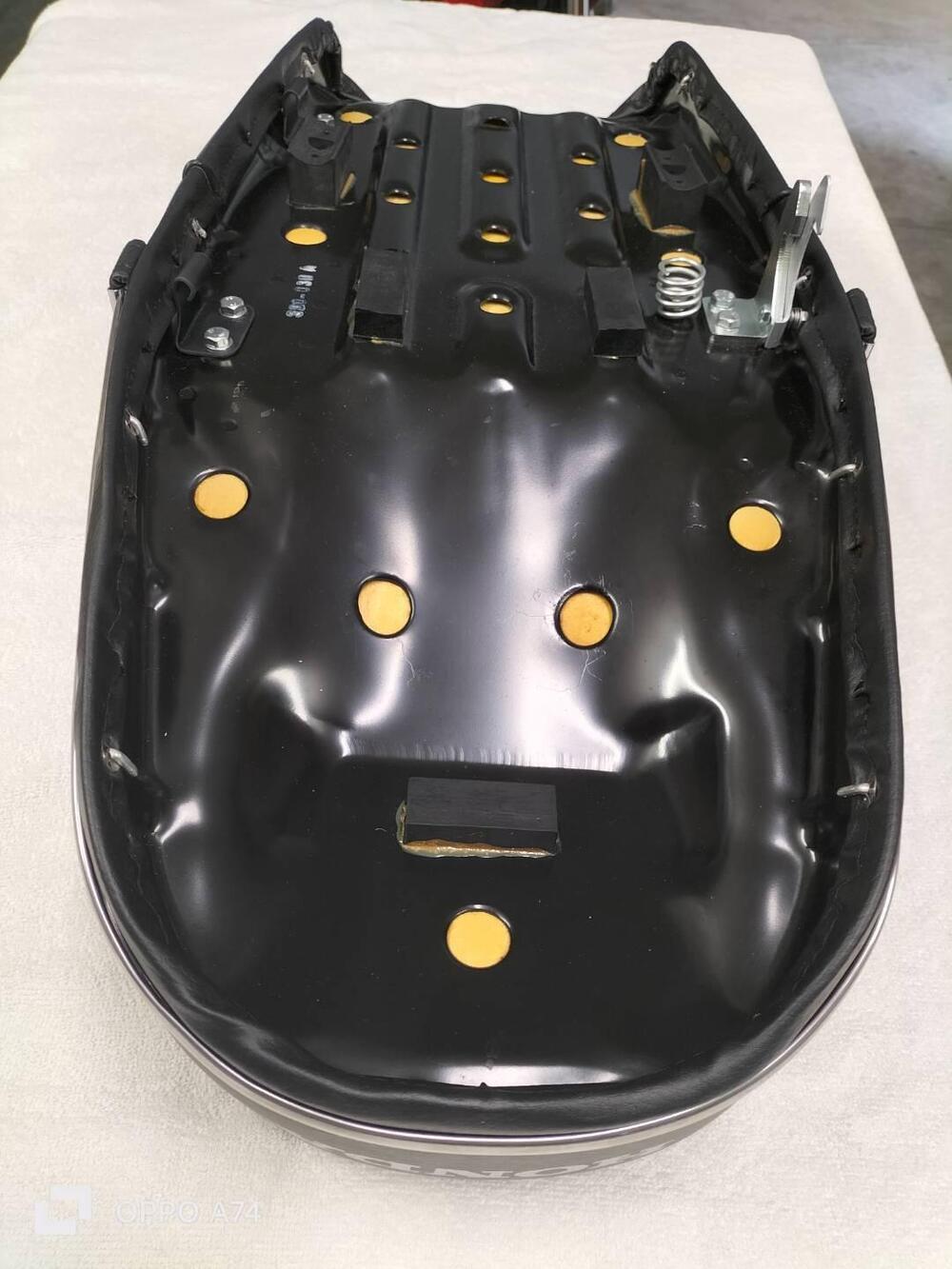 Sella Honda Cb 750 four k1 (4)