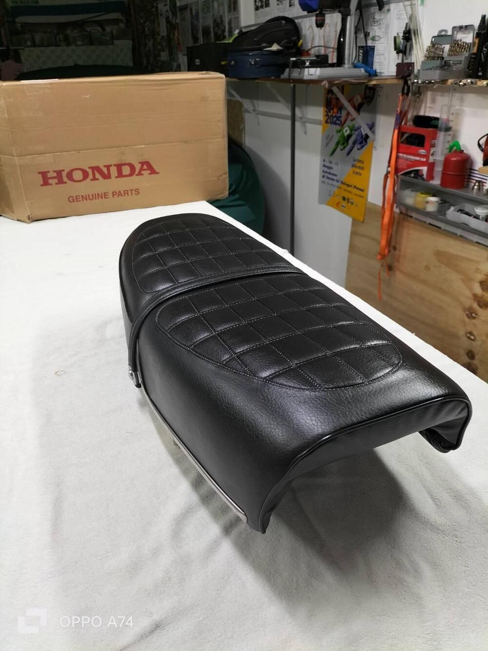 Sella Honda Cb 750 four k1 (6)