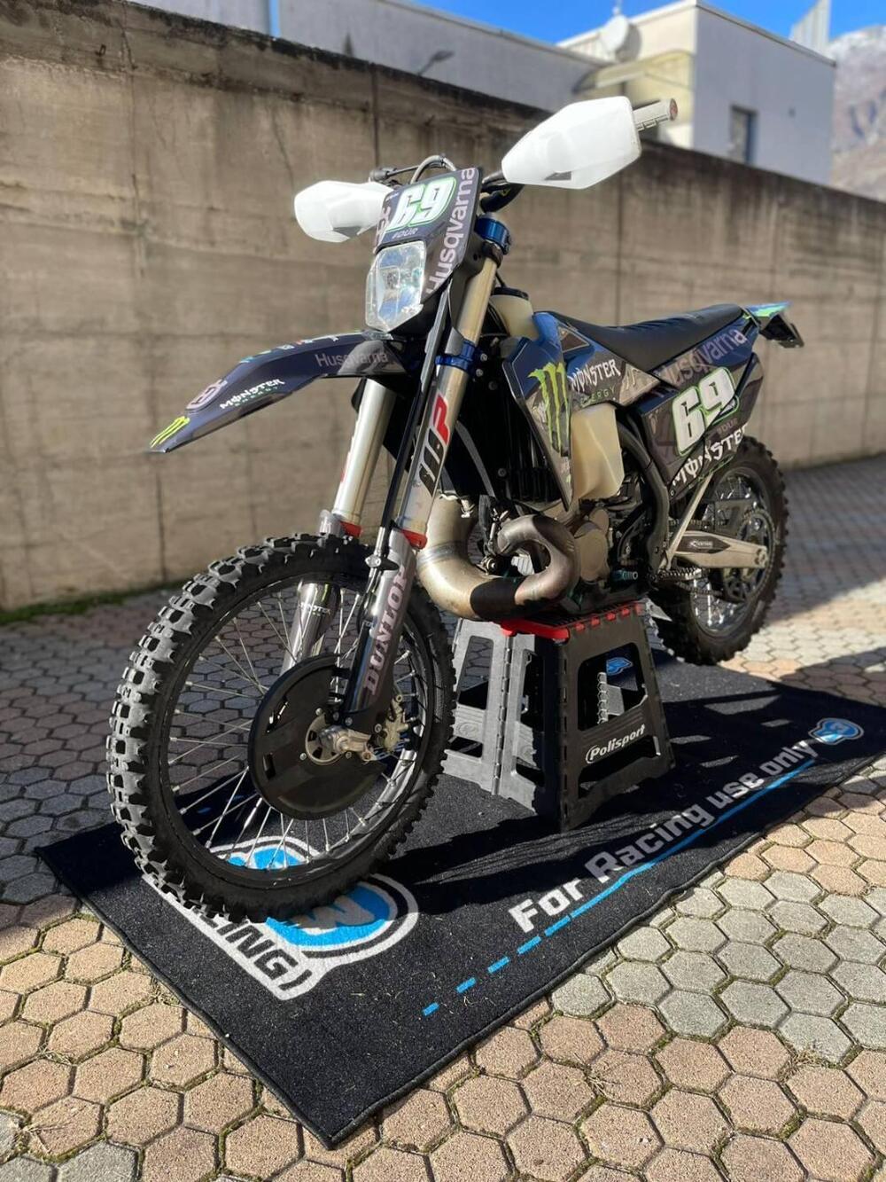 Husqvarna TE 300i Rockstar Edition (2022) (2)
