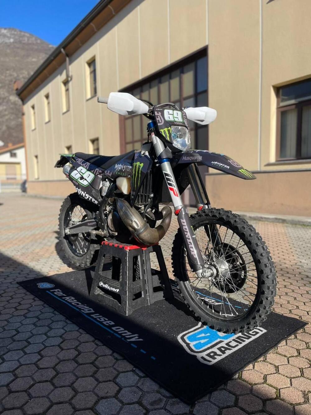 Husqvarna TE 300i Rockstar Edition (2022) (3)