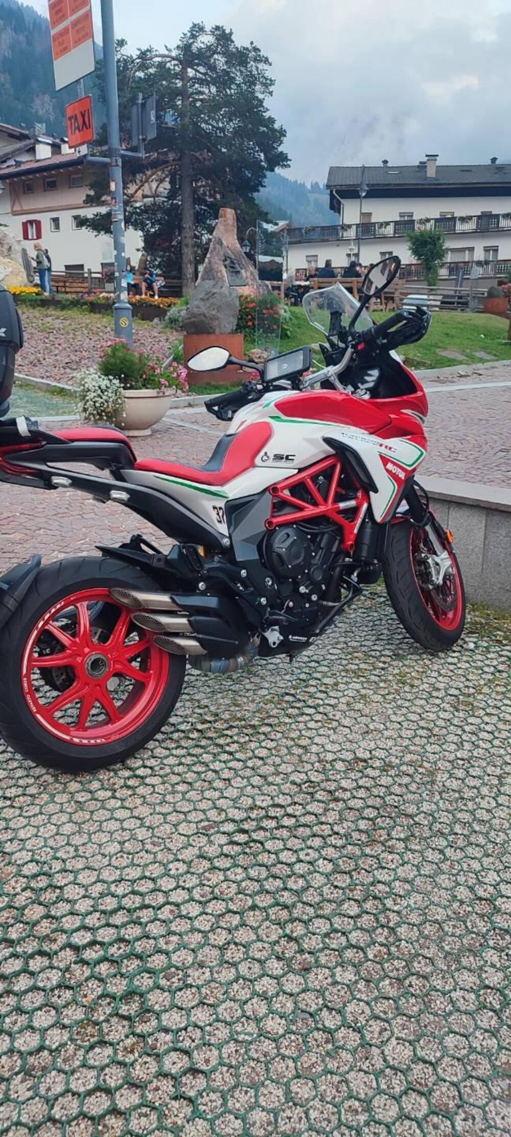 MV Agusta Turismo Veloce 800 RC SCS (2017 - 20) (3)