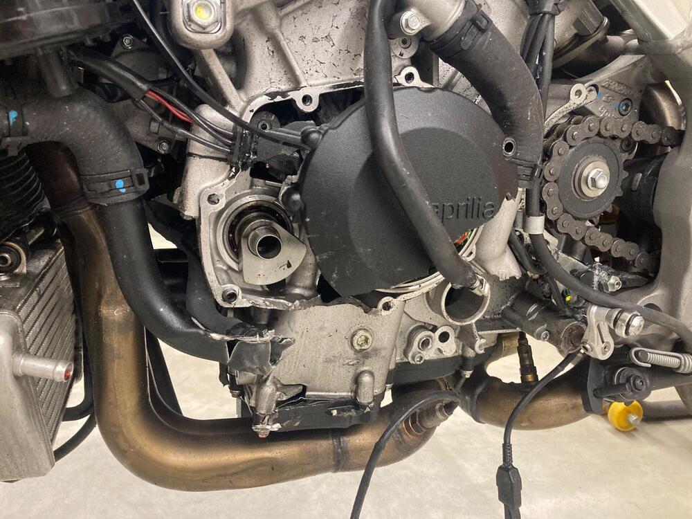 Aprilia RSV4 1100 Factory (2021 - 24) (3)