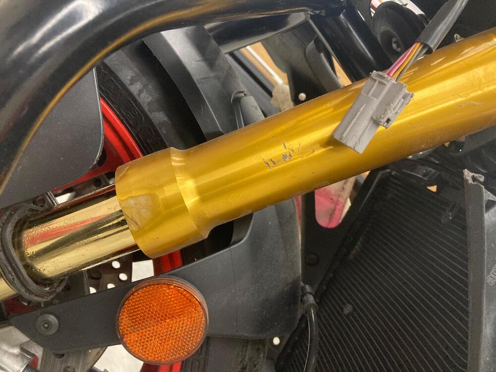 Aprilia RSV4 1100 Factory (2021 - 24) (4)