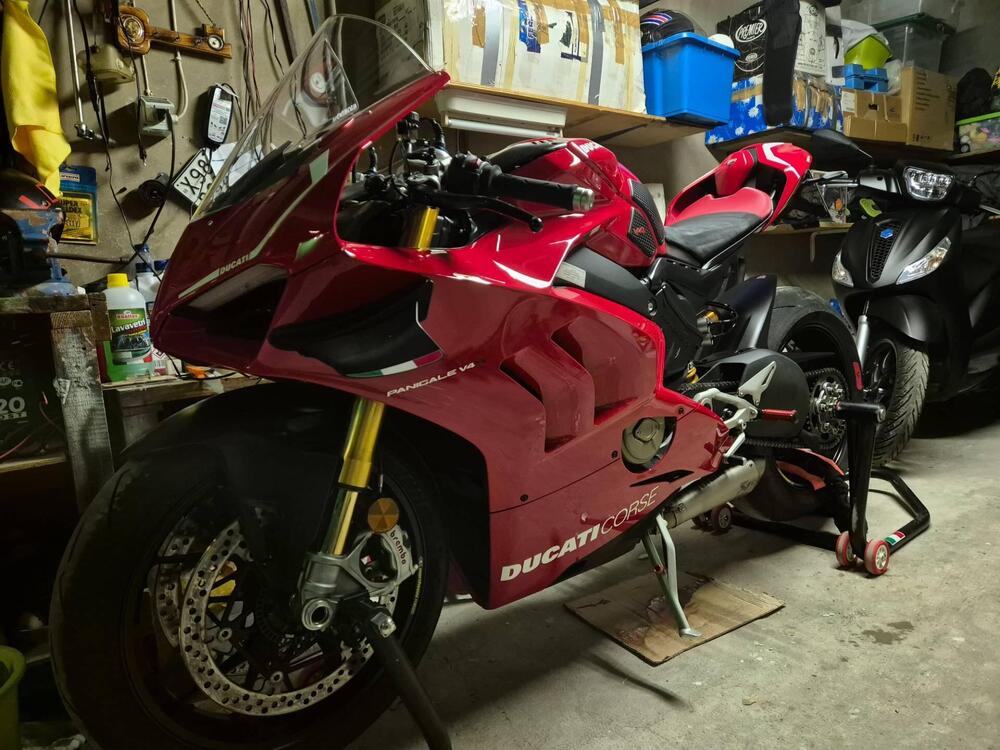 Ducati Panigale V4 S 1100 (2021) (6)