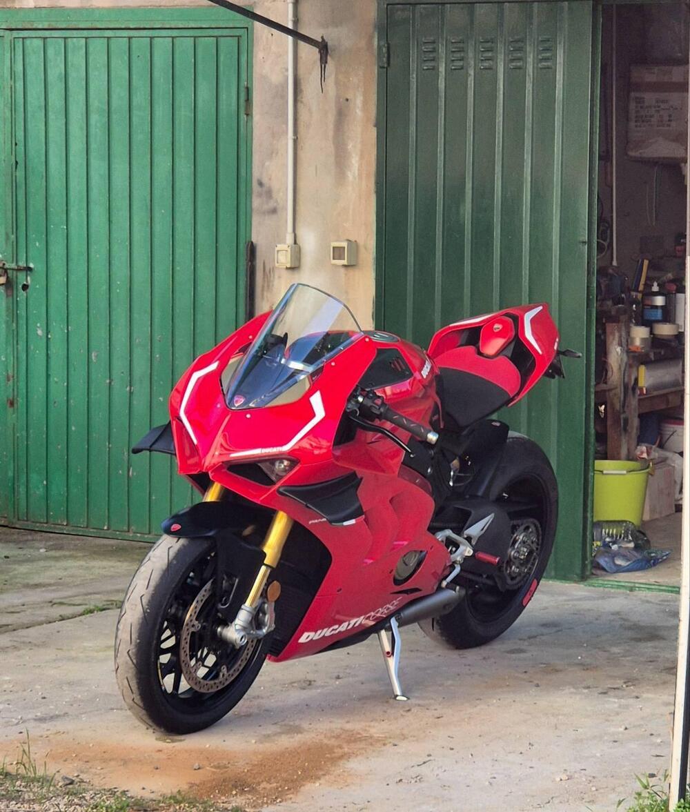 Ducati Panigale V4 S 1100 (2021) (12)