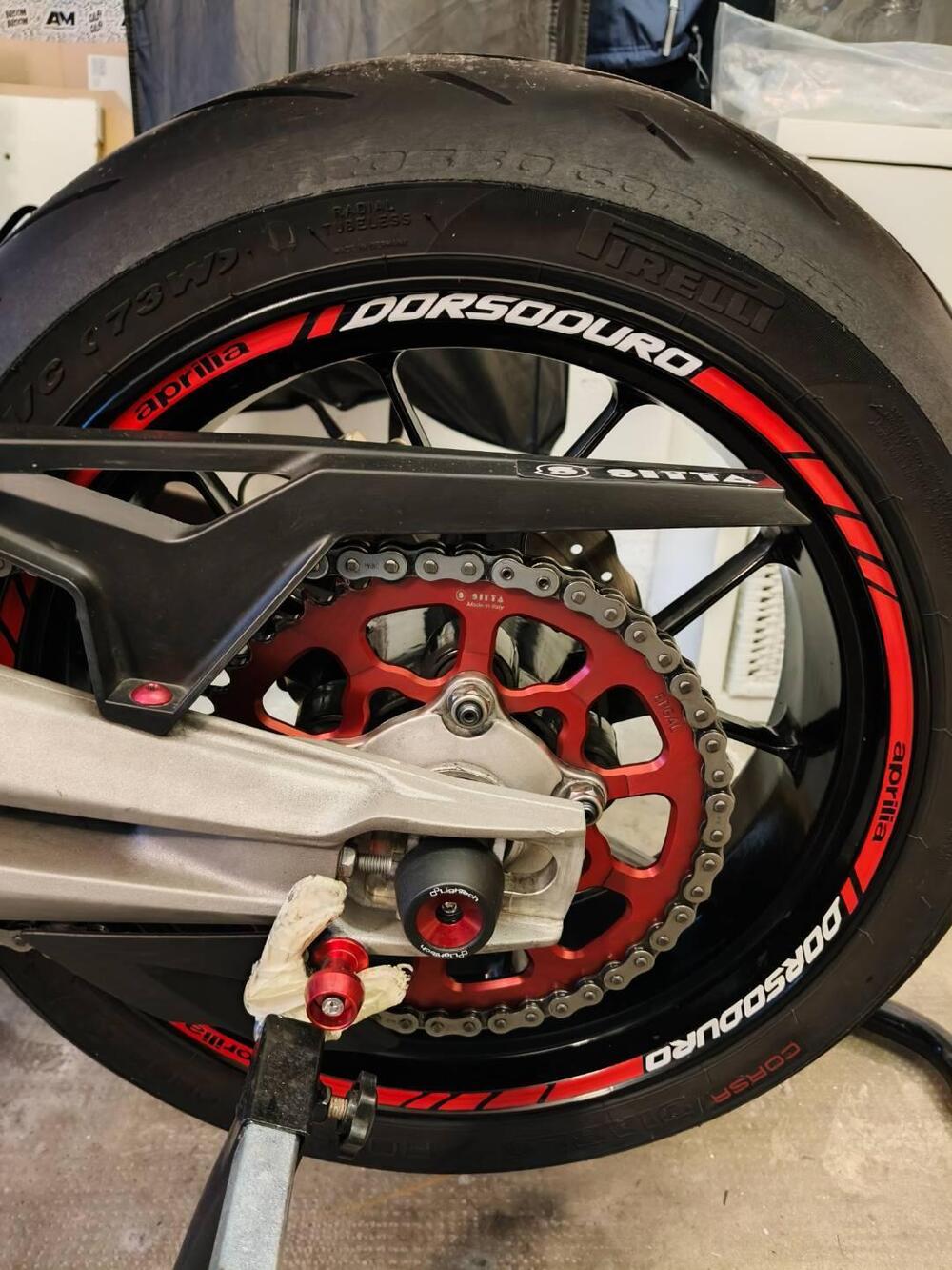 Aprilia Dorsoduro 750 Factory (2010 - 13) (5)