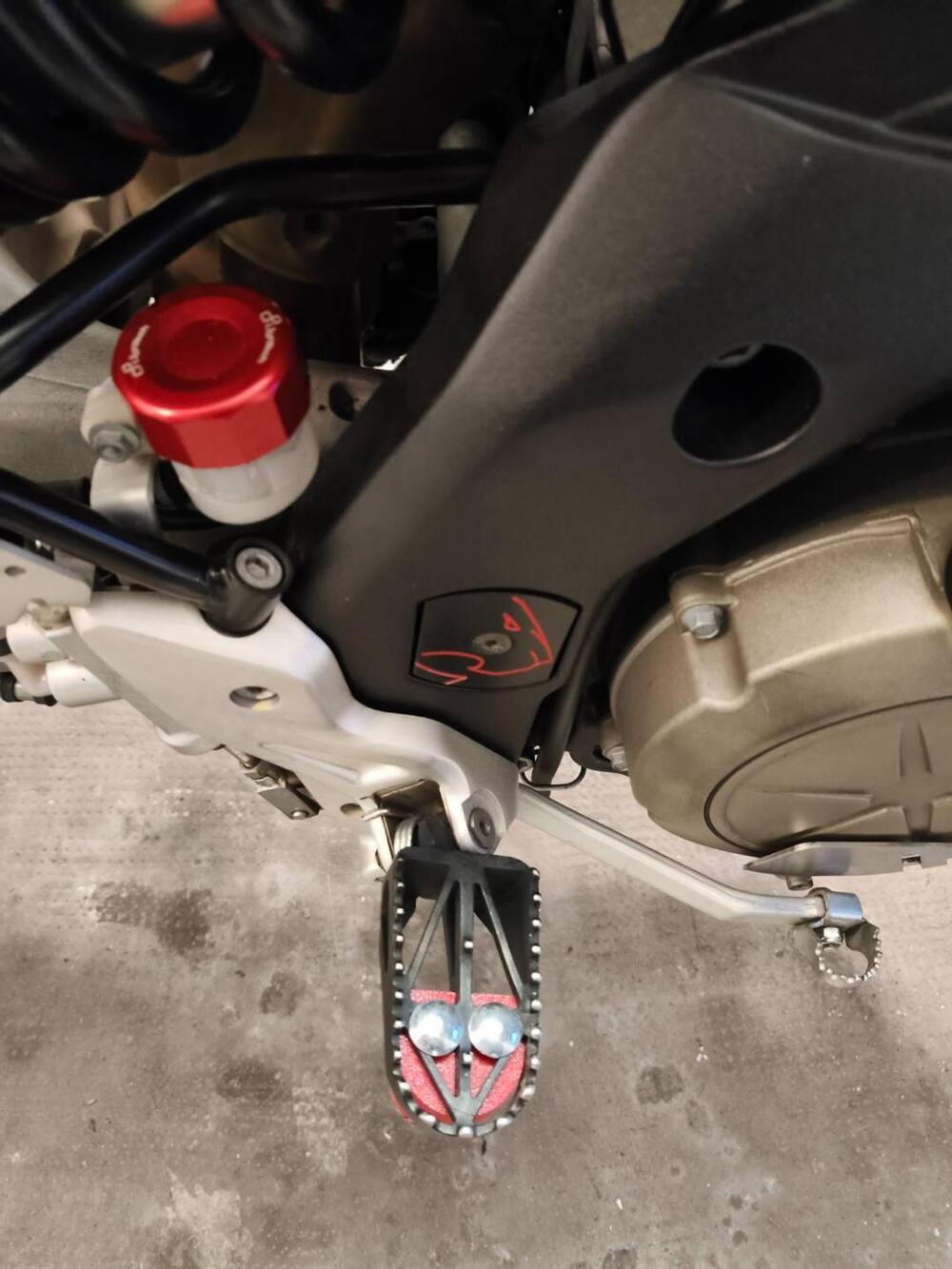 Aprilia Dorsoduro 750 Factory (2010 - 13) (6)