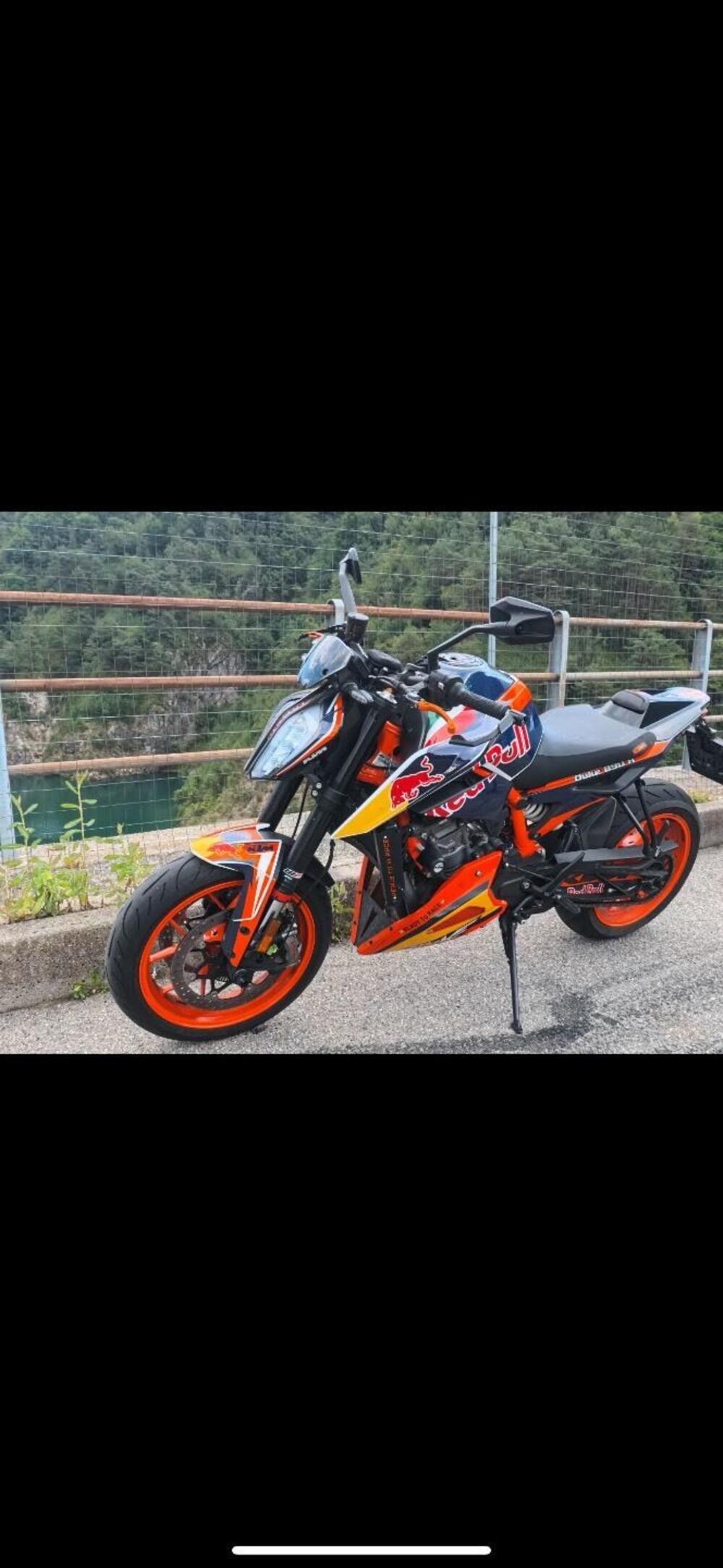 KTM 890 Duke R (2020) (4)
