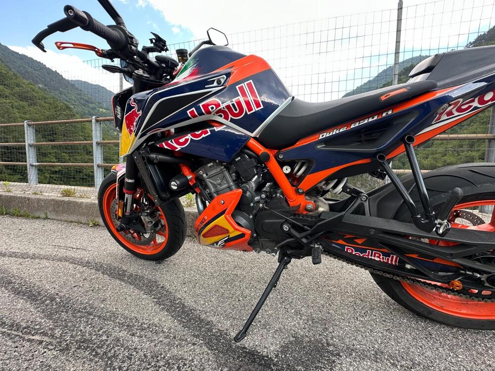 KTM 890 Duke R (2020) (5)