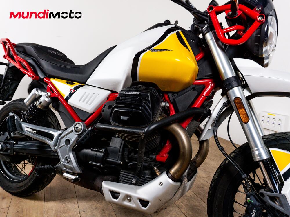 Moto Guzzi V85 TT Evocative Graphics (2021 - 23) (5)