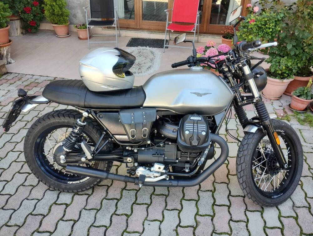 Moto Guzzi V7 III Rough (2018 - 20) (5)