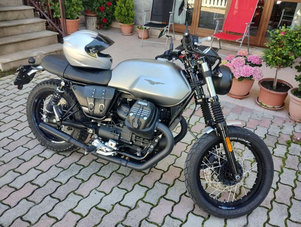 Moto Guzzi V7 III Rough (2018 - 20) (3)