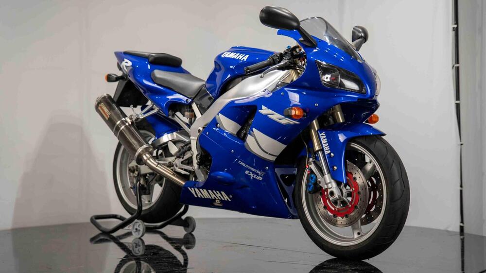 Yamaha YZF R1 (4)