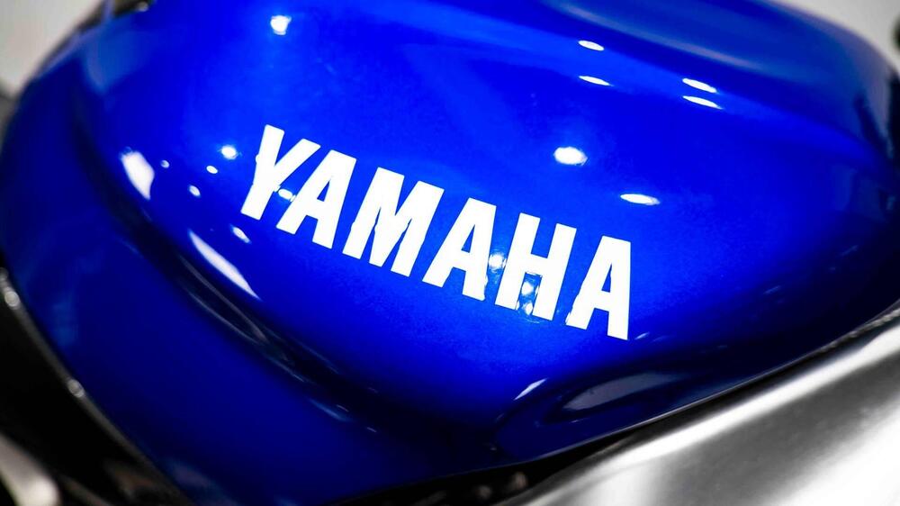 Yamaha YZF R1 (10)