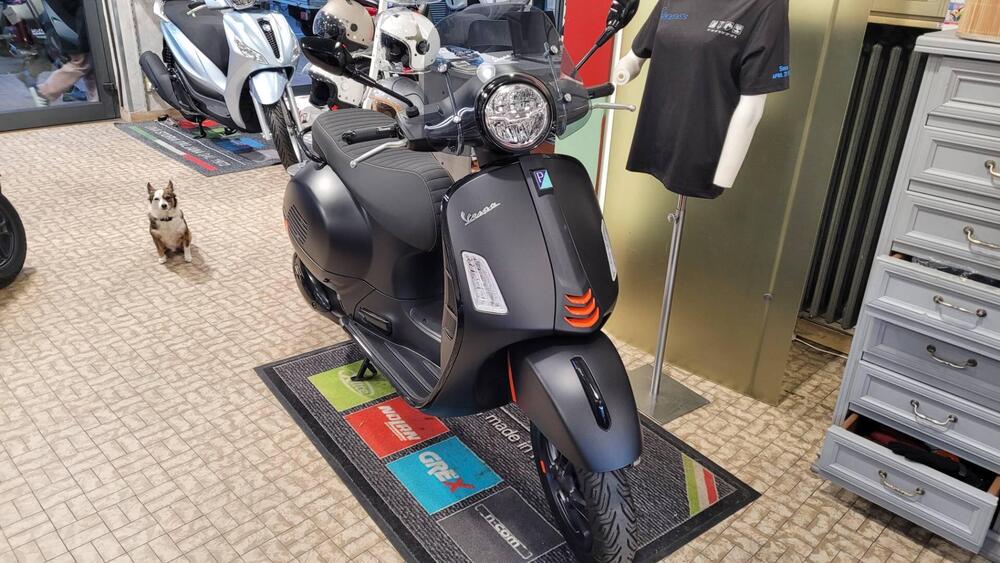 Vespa GTS 300 Super Sport (2023 - 24) (2)