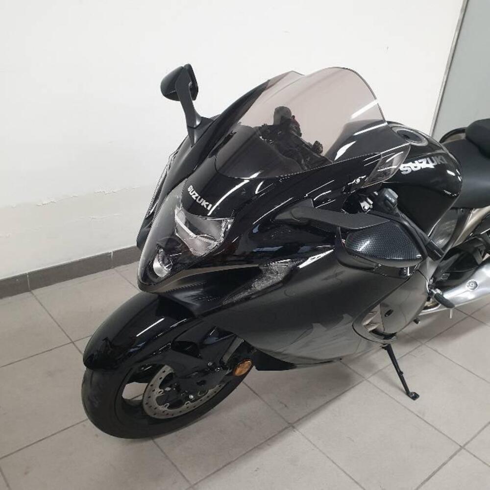 Suzuki GSX 1300 R Hayabusa (2025) (2)