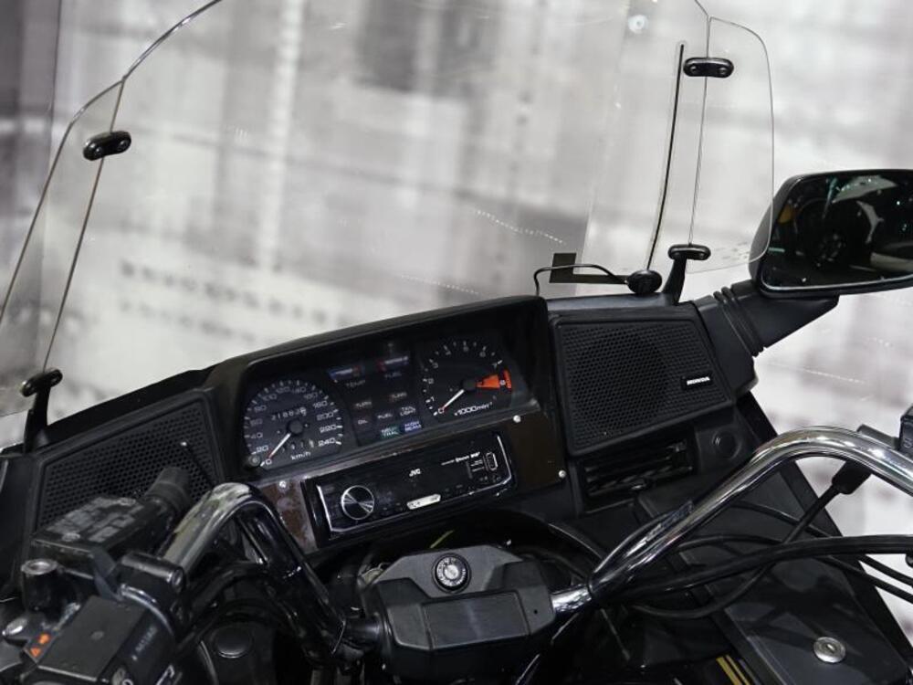 Honda GL 1200 Gold wing (6)