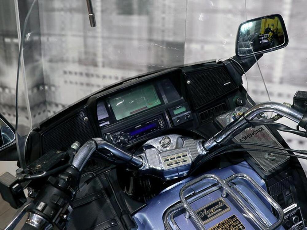 Honda GL 1200 Gold wing (6)